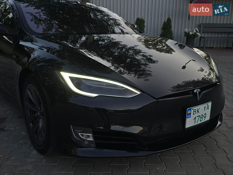 Лифтбек Tesla Model S 2018 в Костополе фото 18 Лифтбек Tesla Model S 2018 в Костополе