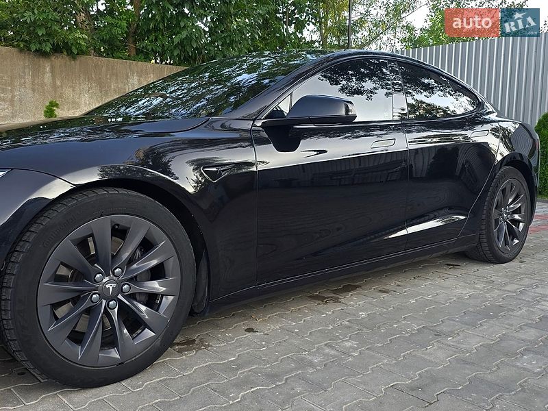 Лифтбек Tesla Model S 2018 в Костополе фото 25 Лифтбек Tesla Model S 2018 в Костополе