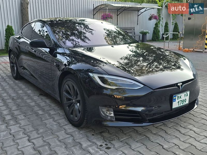Лифтбек Tesla Model S 2018 в Костополе фото 38 Лифтбек Tesla Model S 2018 в Костополе