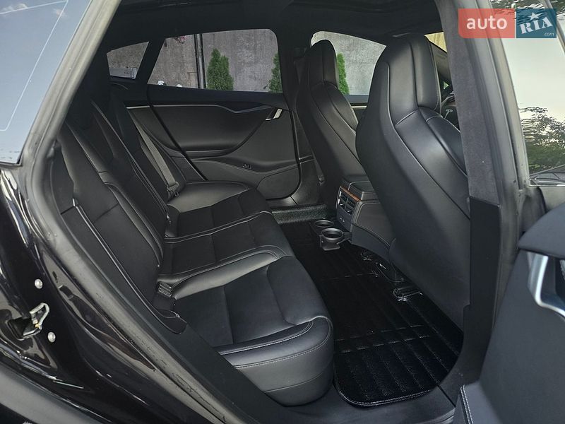 Лифтбек Tesla Model S 2018 в Костополе фото 58 Лифтбек Tesla Model S 2018 в Костополе