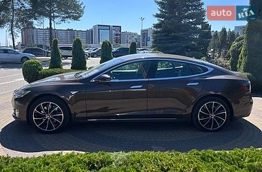 Ліфтбек Tesla Model S 2014 в Львові