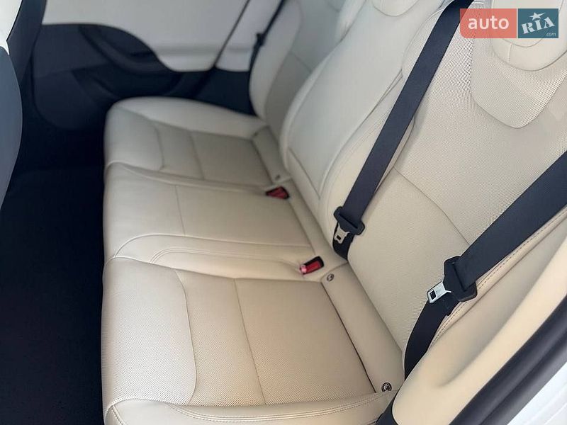 Ліфтбек Tesla Model S 2021 в Дніпрі
