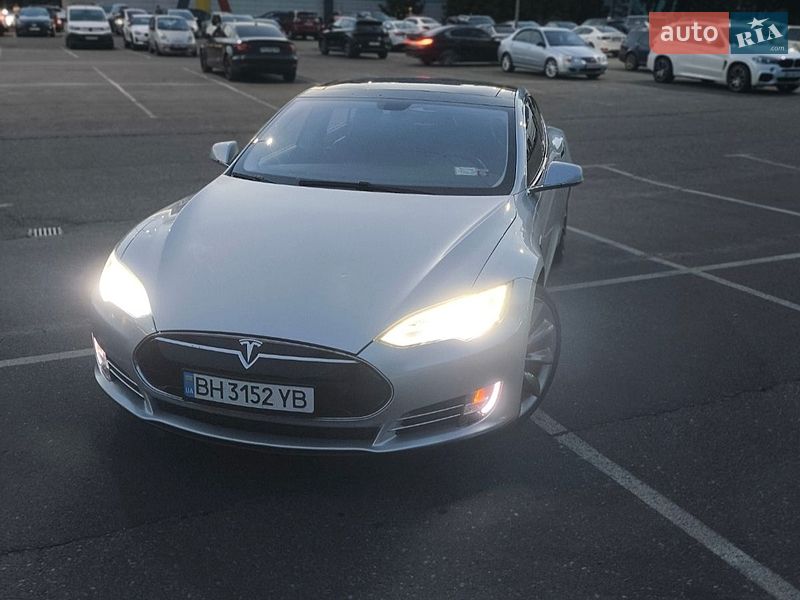 Tesla Model S 2012 Tesla Model S 2012