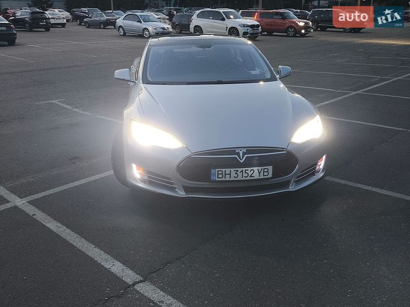 Лифтбек Tesla Model S 2012 в Одессе