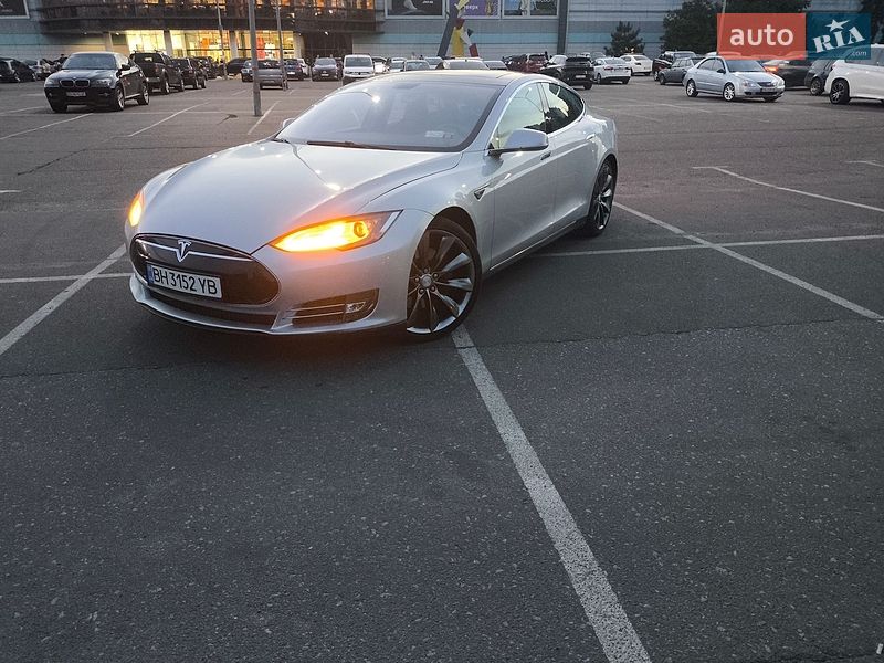 Лифтбек Tesla Model S 2012 в Одессе