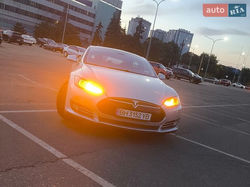 Лифтбек Tesla Model S 2012 в Одессе