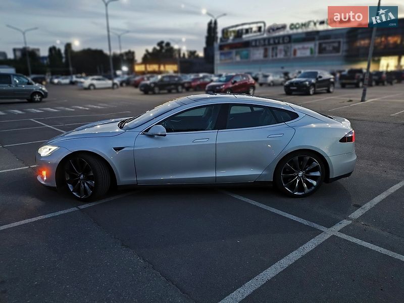 Лифтбек Tesla Model S 2012 в Одессе
