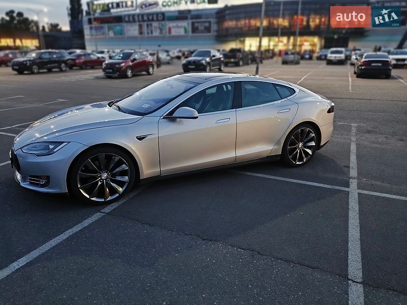 Лифтбек Tesla Model S 2012 в Одессе