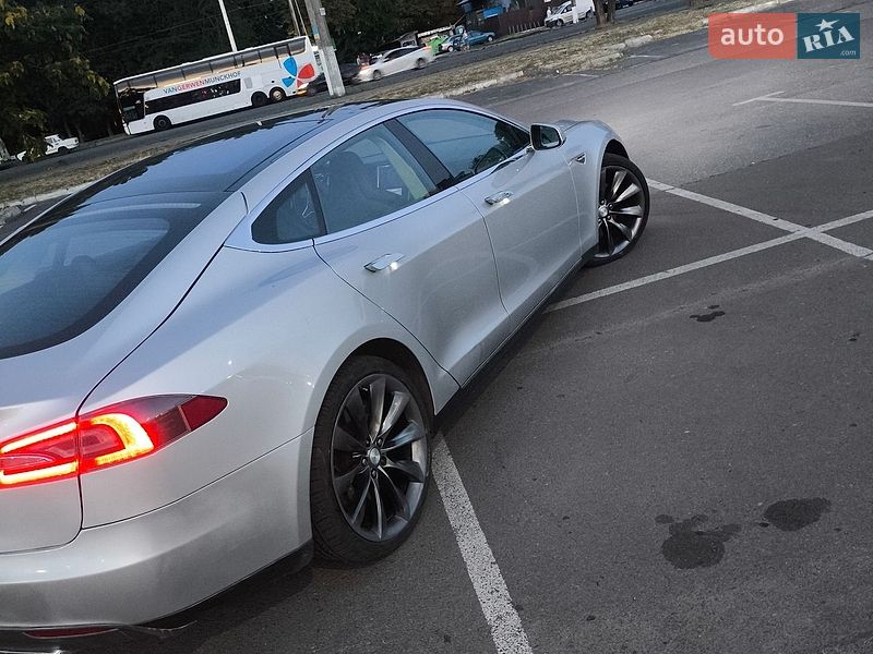 Лифтбек Tesla Model S 2012 в Одессе