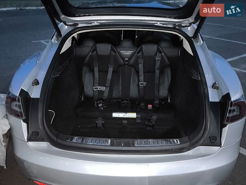 Лифтбек Tesla Model S 2012 в Одессе