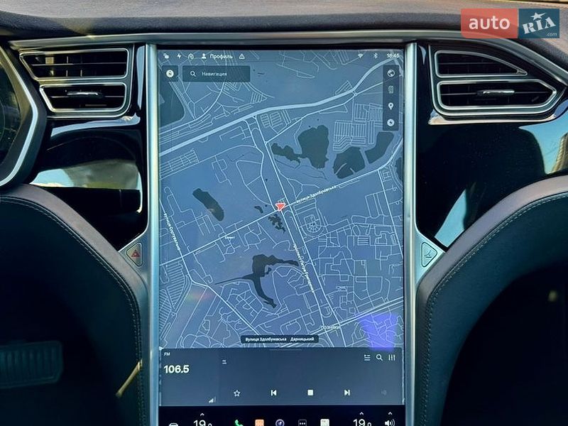 Лифтбек Tesla Model S 2016 в Киеве