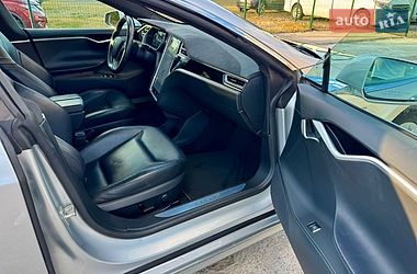 Лифтбек Tesla Model S 2016 в Киеве