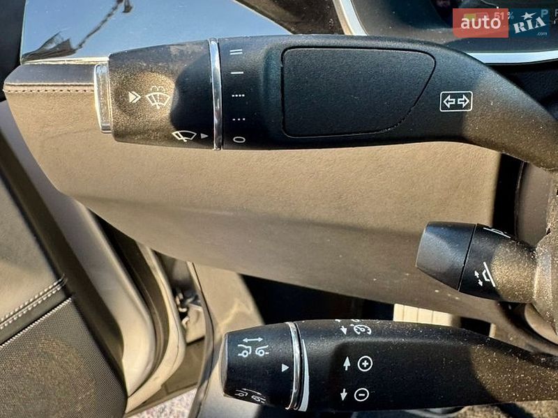 Лифтбек Tesla Model S 2016 в Киеве