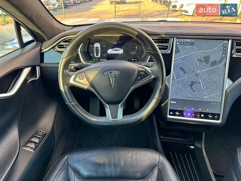 Лифтбек Tesla Model S 2016 в Киеве