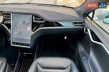 Лифтбек Tesla Model S 2016 в Киеве