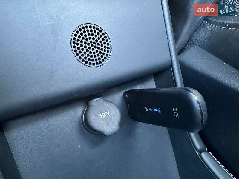 Лифтбек Tesla Model S 2016 в Киеве
