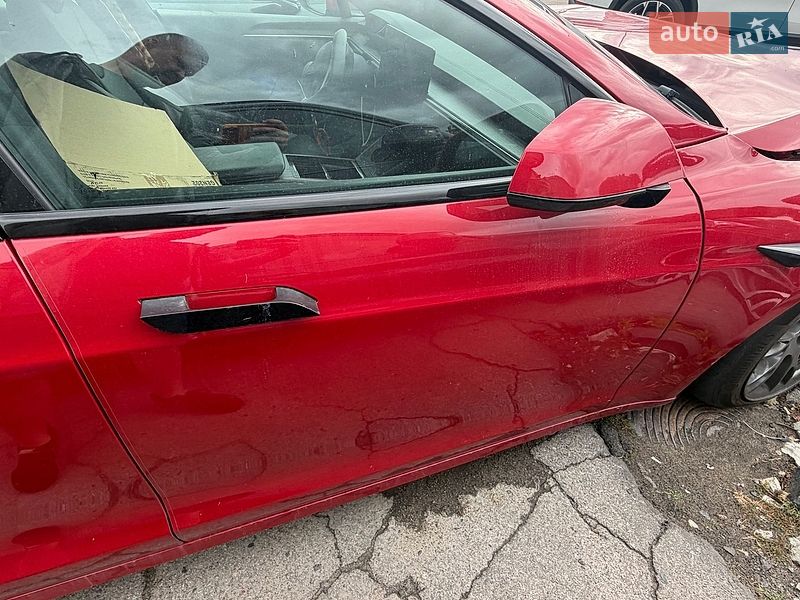 Лифтбек Tesla Model S 2023 в Ровно