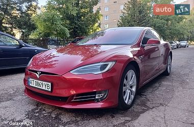 Лифтбек Tesla Model S 2017 в Ивано-Франковске