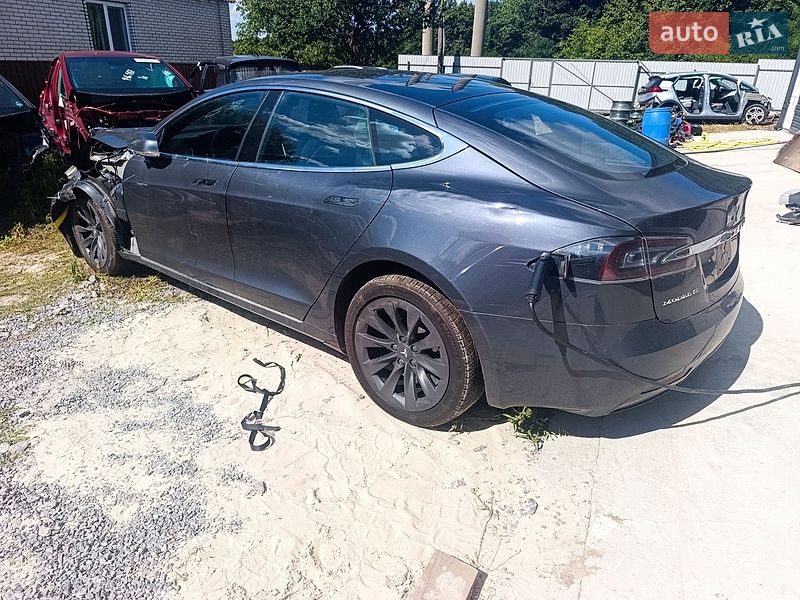 Ліфтбек Tesla Model S 2020 в Ставищі