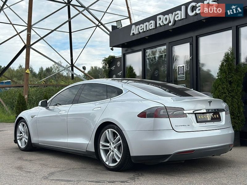 Ліфтбек Tesla Model S 2013 в Харкові