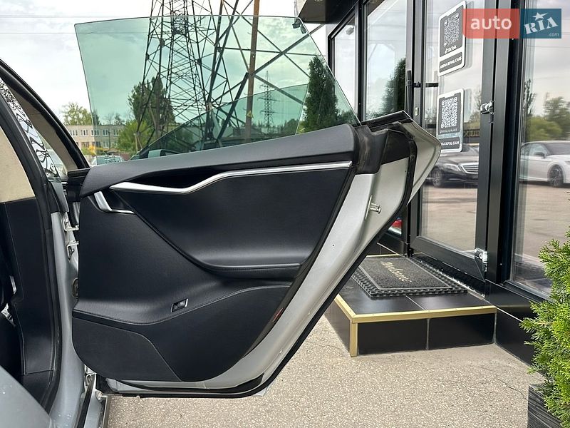 Ліфтбек Tesla Model S 2013 в Харкові