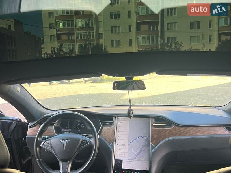 Лифтбек Tesla Model S 2019 в Стрые