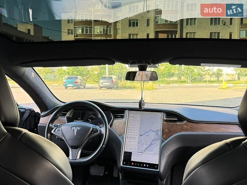 Лифтбек Tesla Model S 2019 в Стрые