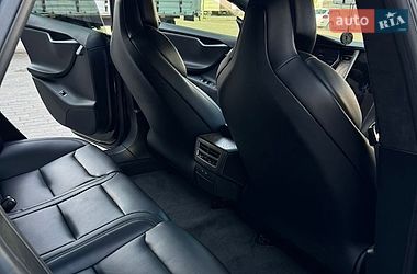 Лифтбек Tesla Model S 2019 в Стрые