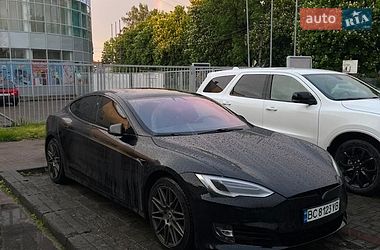 Лифтбек Tesla Model S 2019 в Стрые