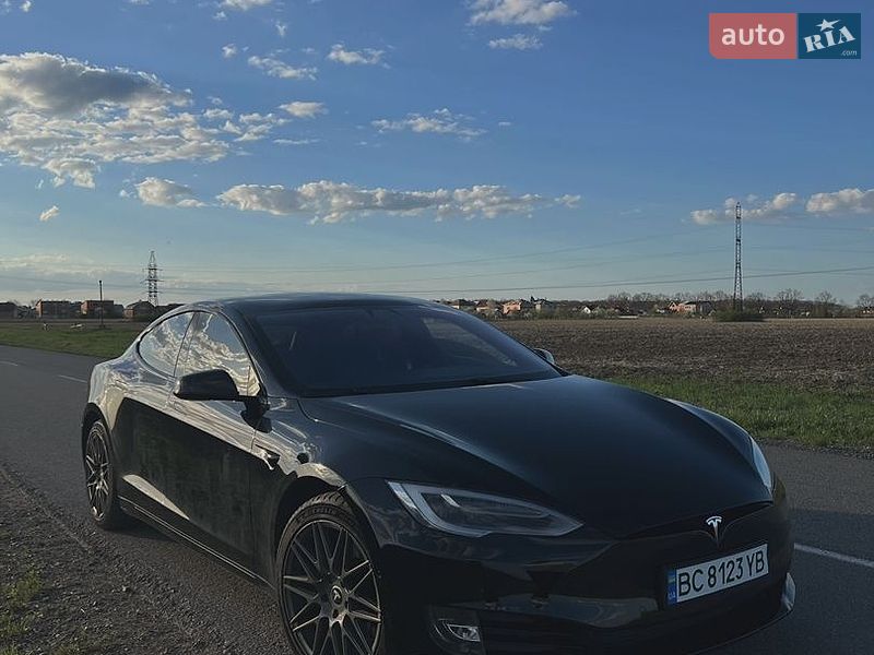 Лифтбек Tesla Model S 2019 в Стрые
