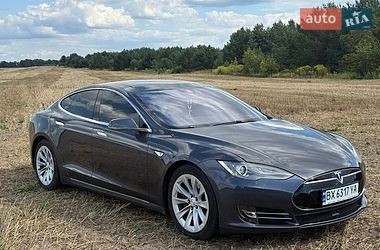 Ліфтбек Tesla Model S 2016 в Нетішині