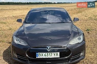 Ліфтбек Tesla Model S 2016 в Нетішині