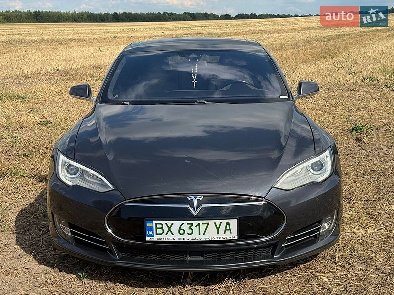 Ліфтбек Tesla Model S 2016 в Нетішині