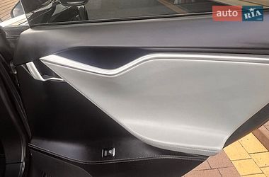 Ліфтбек Tesla Model S 2016 в Нетішині