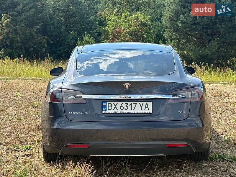 Ліфтбек Tesla Model S 2016 в Нетішині