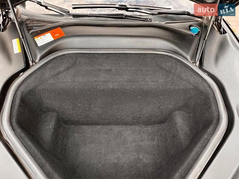 Ліфтбек Tesla Model S 2016 в Нетішині