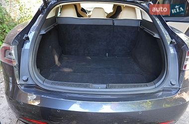 Лифтбек Tesla Model S 2016 в Черкассах