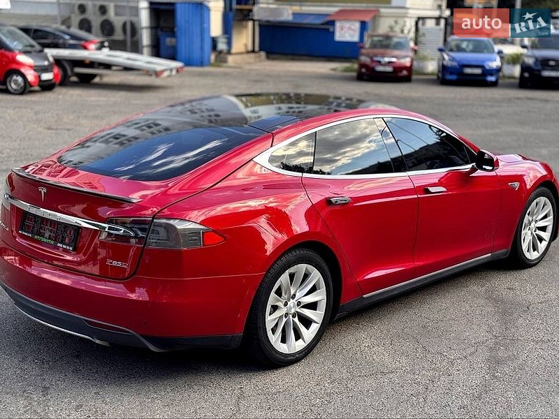 Лифтбек Tesla Model S 2015 в Одессе