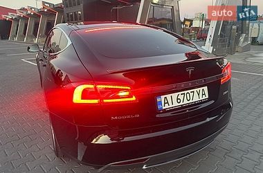 Лифтбек Tesla Model S 2014 в Киеве