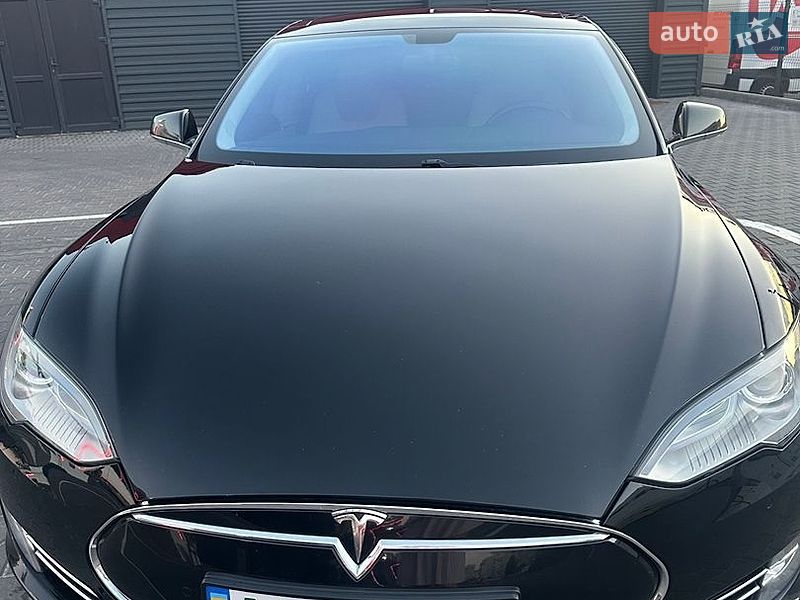 Лифтбек Tesla Model S 2014 в Киеве
