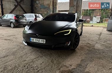 Ліфтбек Tesla Model S 2019 в Львові
