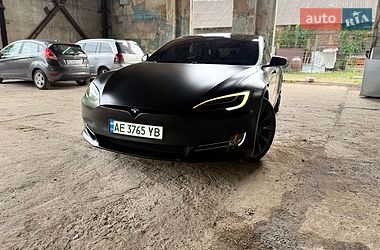 Ліфтбек Tesla Model S 2019 в Львові