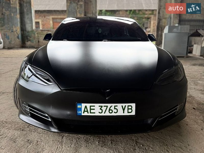 Ліфтбек Tesla Model S 2019 в Львові