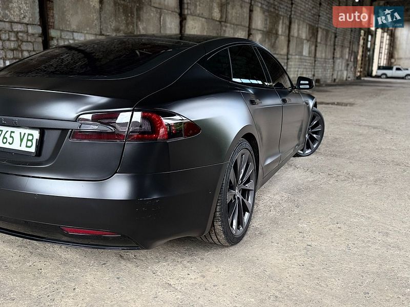 Ліфтбек Tesla Model S 2019 в Львові
