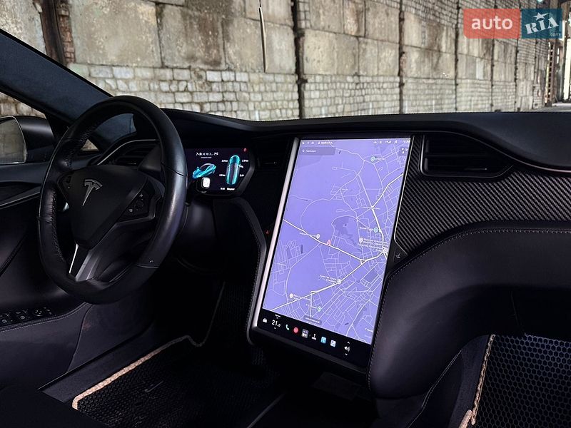 Ліфтбек Tesla Model S 2019 в Львові
