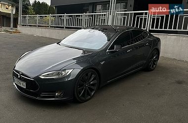 Ліфтбек Tesla Model S 2016 в Харкові фото 16 Ліфтбек Tesla Model S 2016 в Харкові