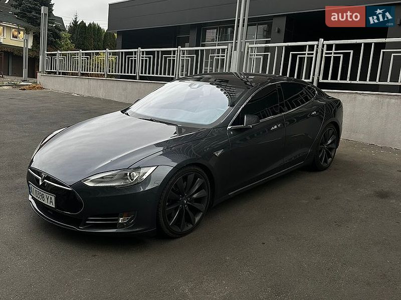 Ліфтбек Tesla Model S 2016 в Харкові фото 16 Ліфтбек Tesla Model S 2016 в Харкові