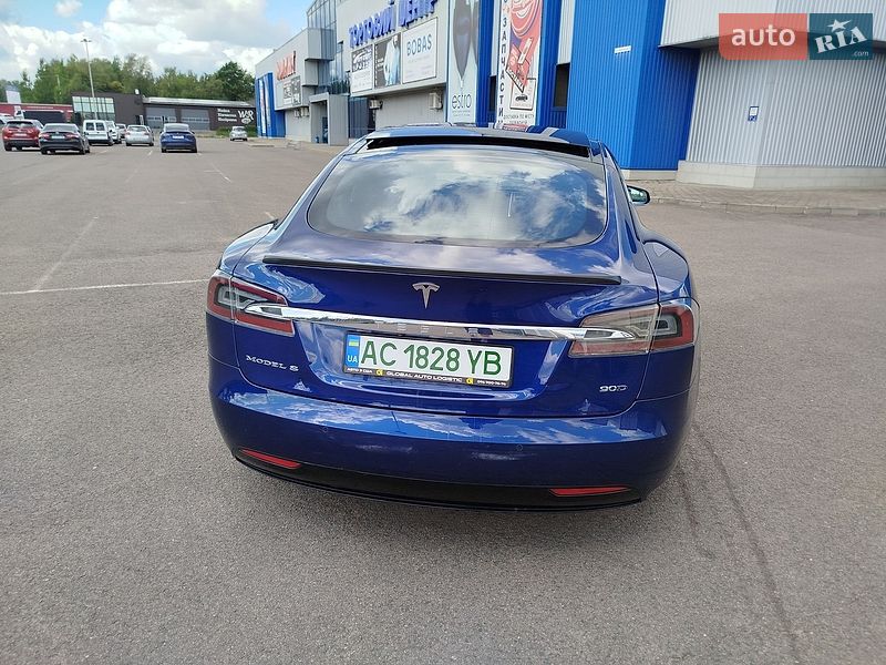 Ліфтбек Tesla Model S 2016 в Ковелі