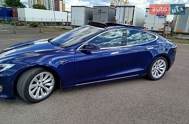 Ліфтбек Tesla Model S 2016 в Ковелі