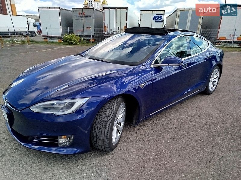 Лифтбек Tesla Model S 2016 в Ковеле